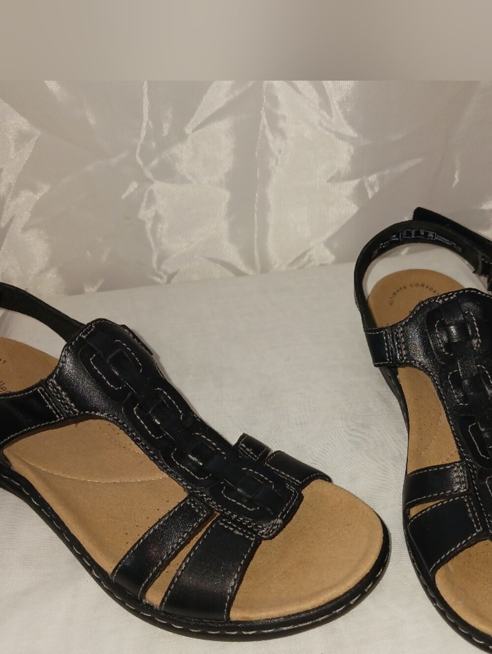 "Clarks"  Leather Strappy Comfort Sandals Size 8